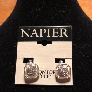 NAPIER EARRINGS E.Z COMFORT CLIP.